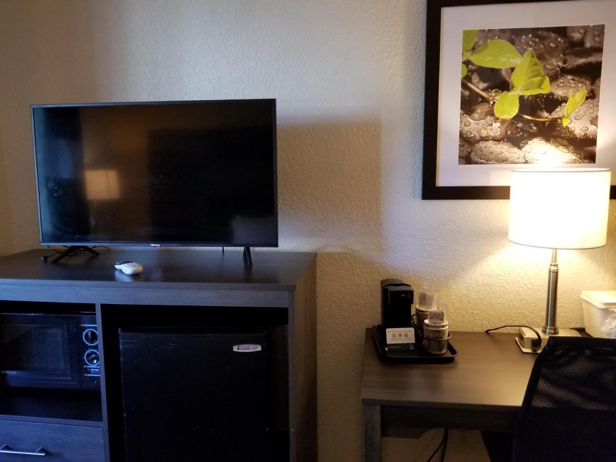 Quality Inn & Suites Leesburg Chain Of Lakes Εξωτερικό φωτογραφία