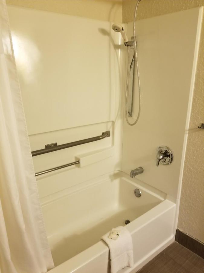 Quality Inn & Suites Leesburg Chain Of Lakes Εξωτερικό φωτογραφία